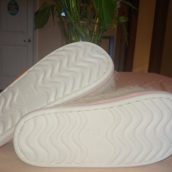 Fuzzy slippers with ears size 40-41 NWOT - Picture 4 of 4